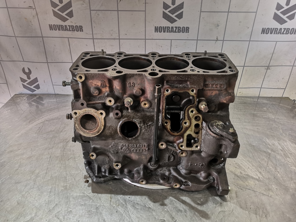 VW Passat B5 96-00 для Блок двигателя