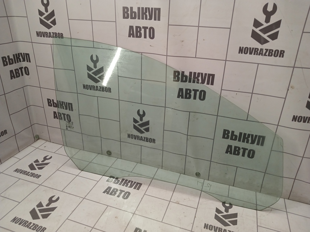 Ford Focus 2 05-08 для Стекло двери передней правой