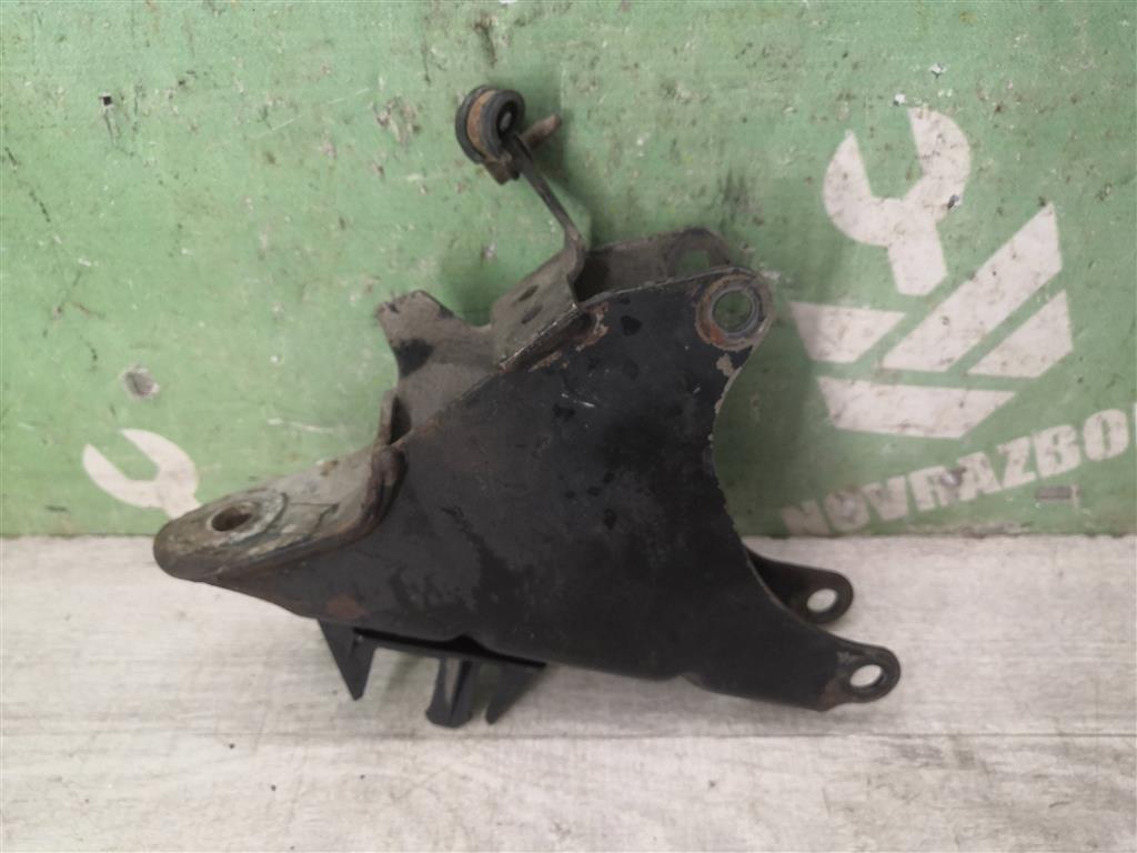 VW Polo Classic 95-02 для Кронштейн двигателя