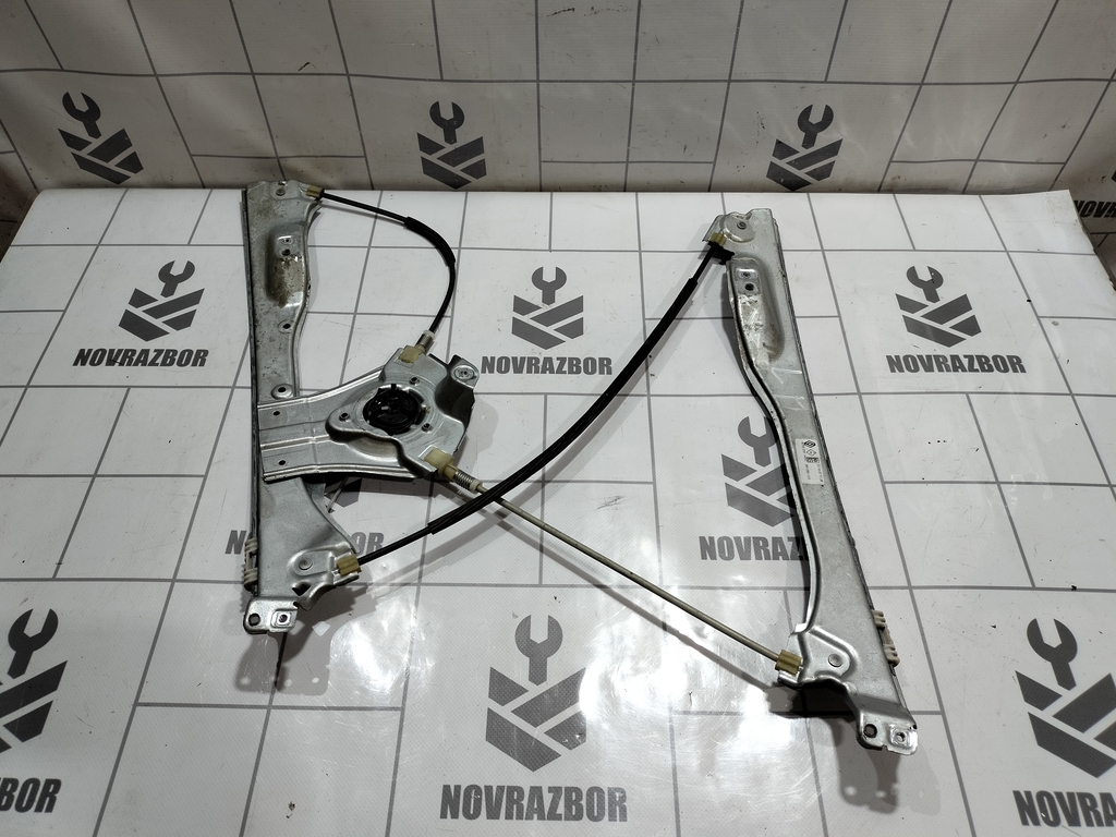 Renault Clio 3  2005-2012 для Стеклоподъемник электр. передний левый