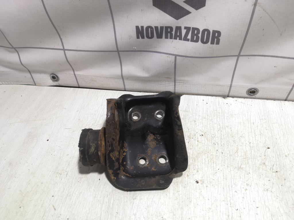 Mazda 626 (GE) 1992-1997 для Кронштейн двигателя передний