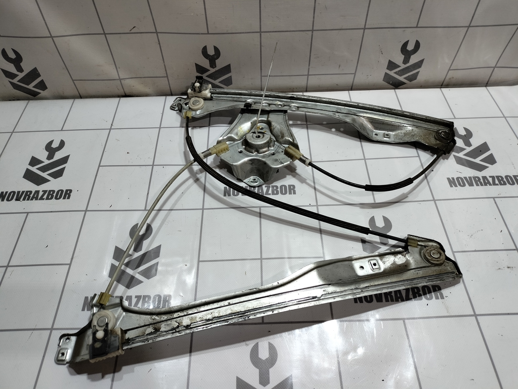 Renault Clio 3  2005-2012 для Стеклоподъемник электр. передний правый