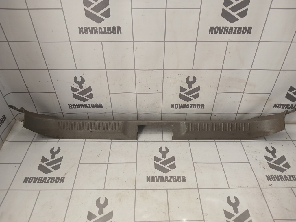 Mazda 626 (GE) 1992-1997 для Обшивка багажника