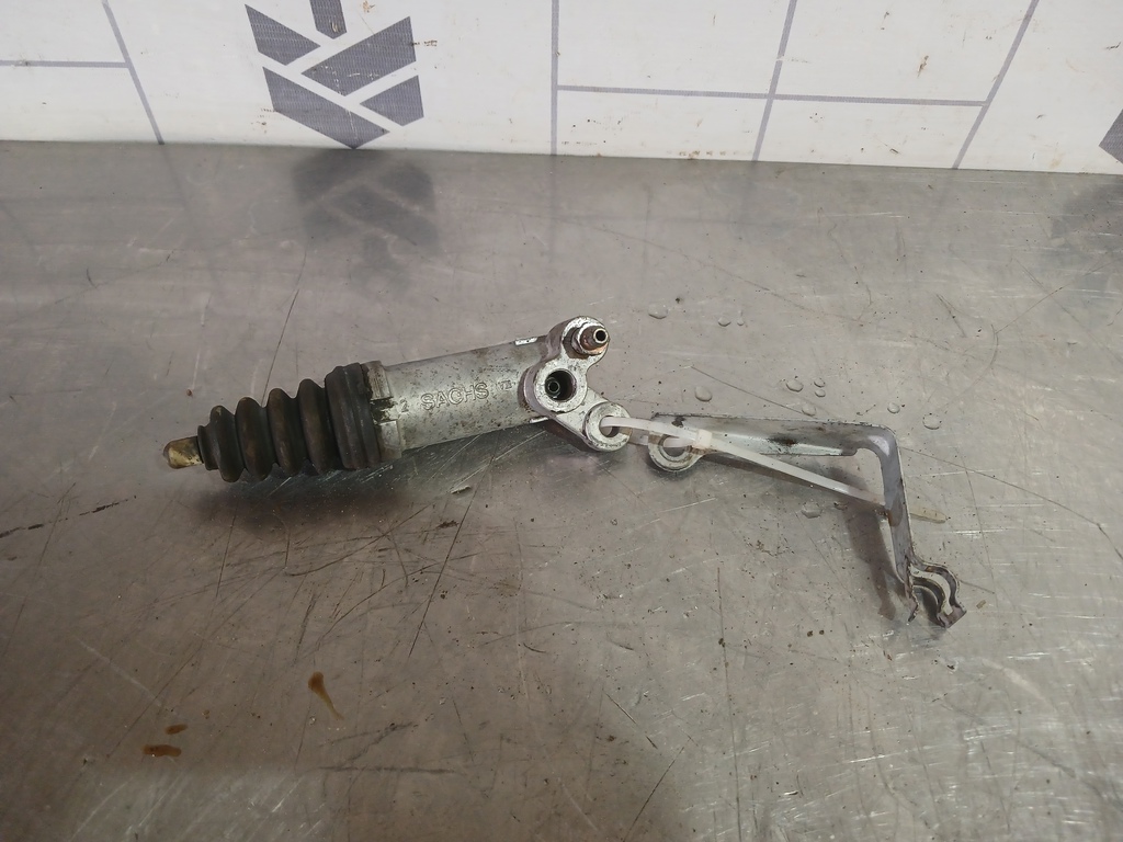 Audi A6 (C4) 1994-1997 для Цилиндр сцепления рабочий