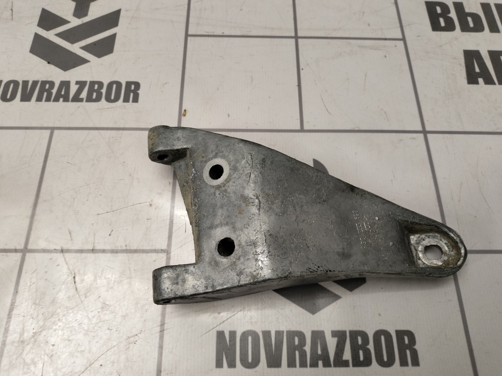 Daewoo Nexia 95-16 для Кронштейн генератора