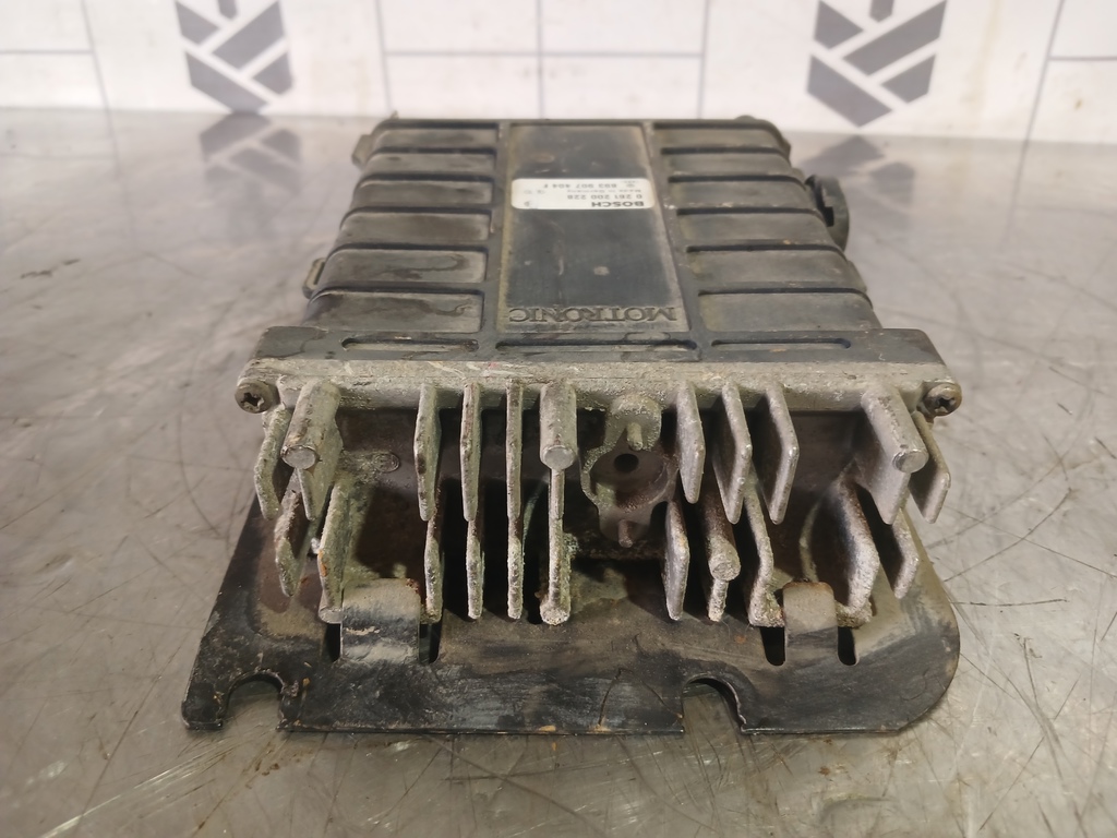 VW Passat  B3  1988-1993 для Блок управления двигателем