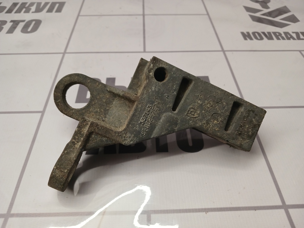 Renault Logan 2005-2014 для Кронштейн (сопут. товар)