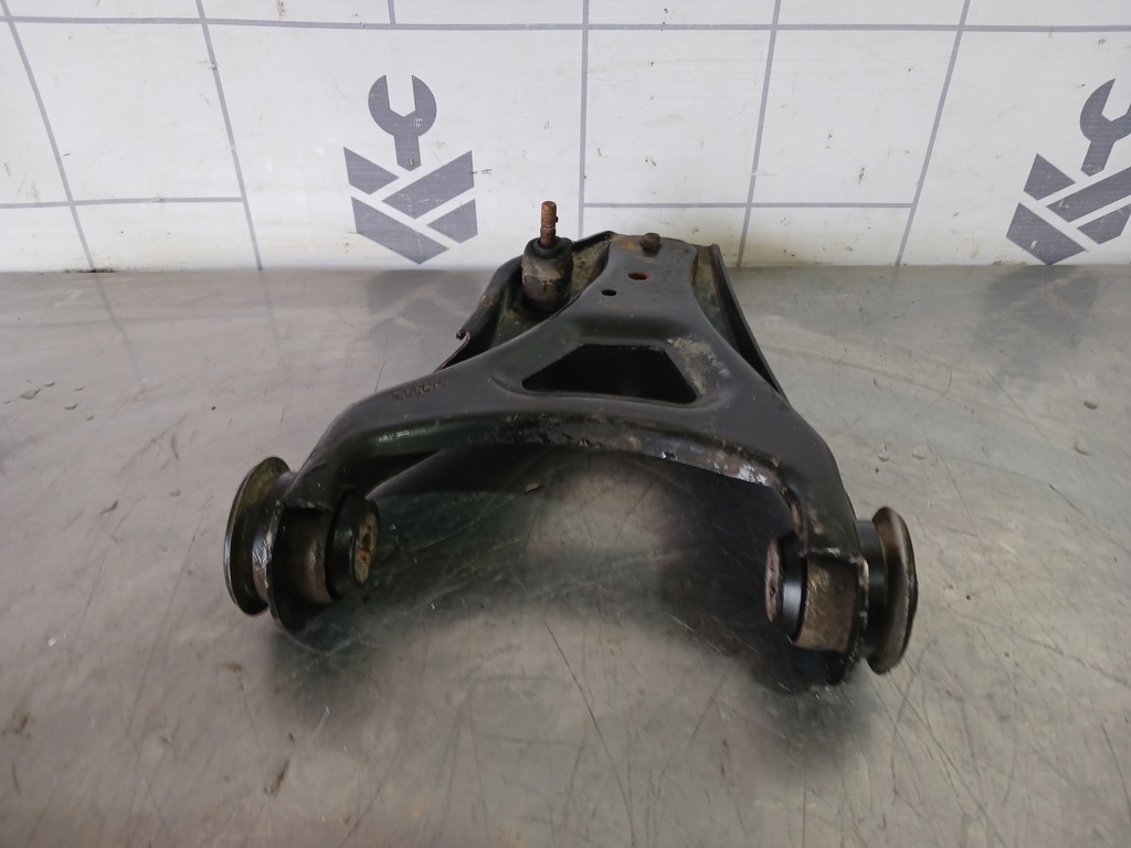 Renault Clio 2 Symbol 1998-2008 для Рычаг передний правый