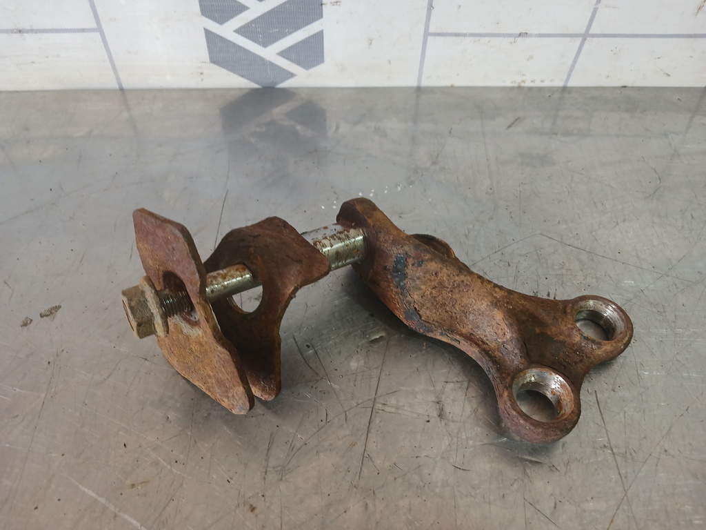 Mazda 323 BA 94-98 для Кронштейн двигателя