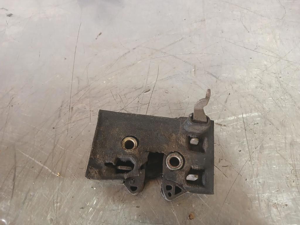 Audi 80  90  B3  86-91 для Замок двери передней правой