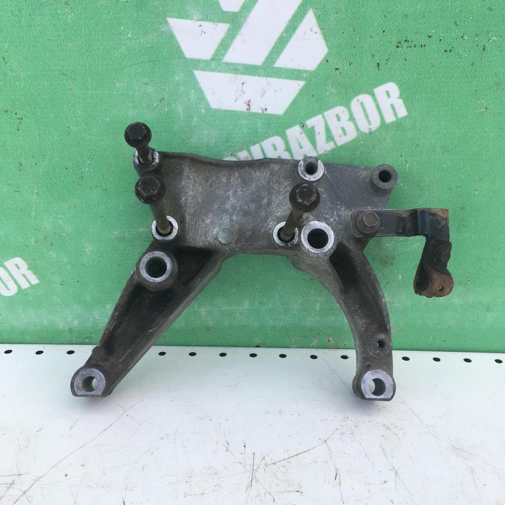 Ford Tourneo Connect 02-13 для Кронштейн гидроусилителя