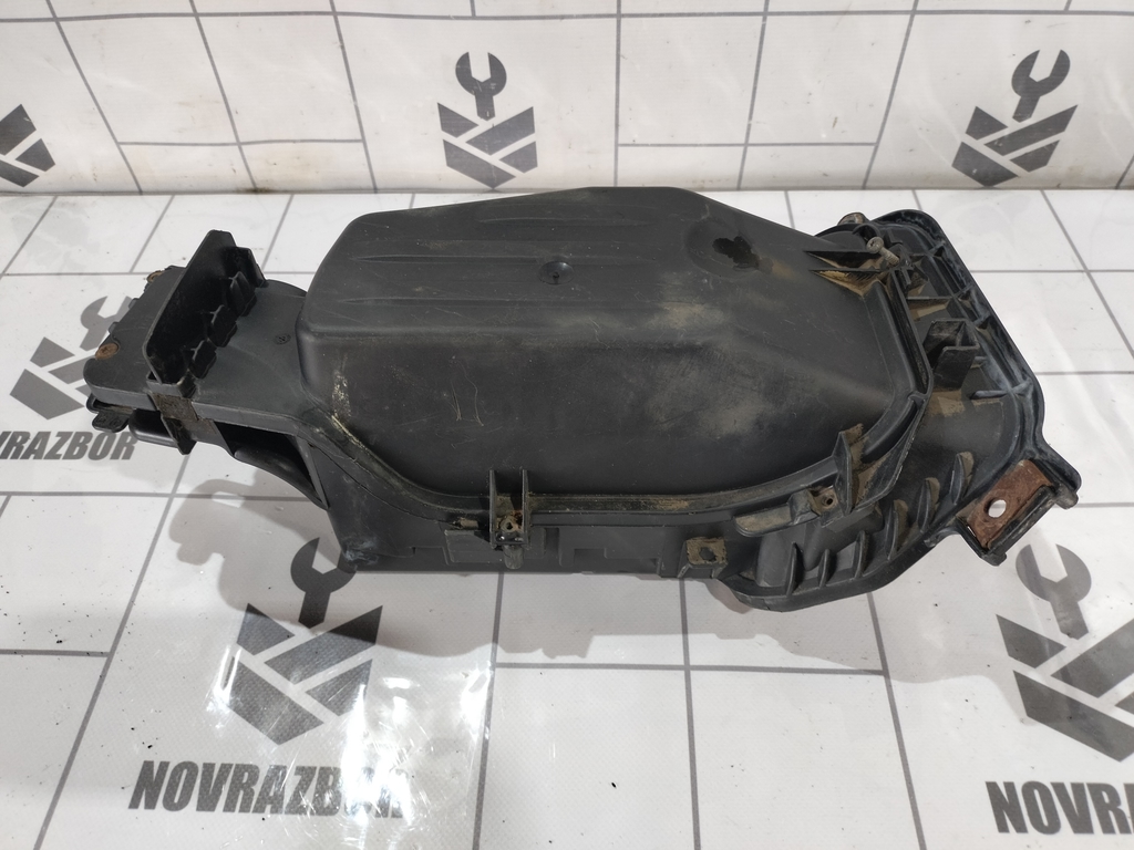 Opel Corsa C 2000-2006 для Корпус блока предохранителей