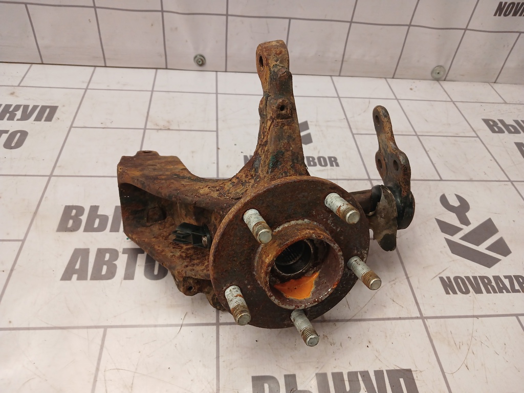 Ford Focus 2 05-08 для Кулак поворотный передний левый