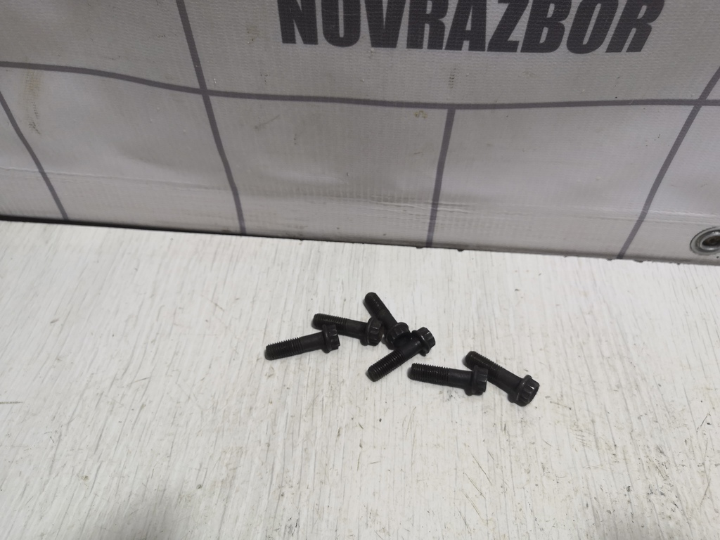 VW Passat  B3  1988-1993 для Болт