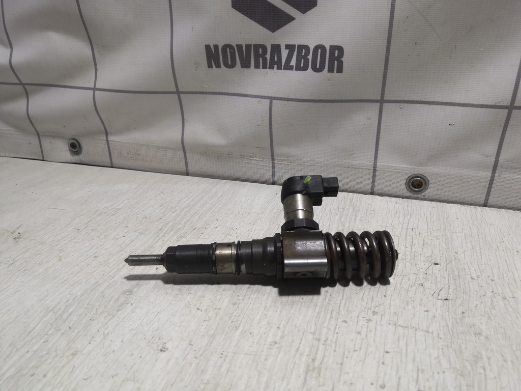 VW Passat B6 05-10 для Форсунка дизельная электро