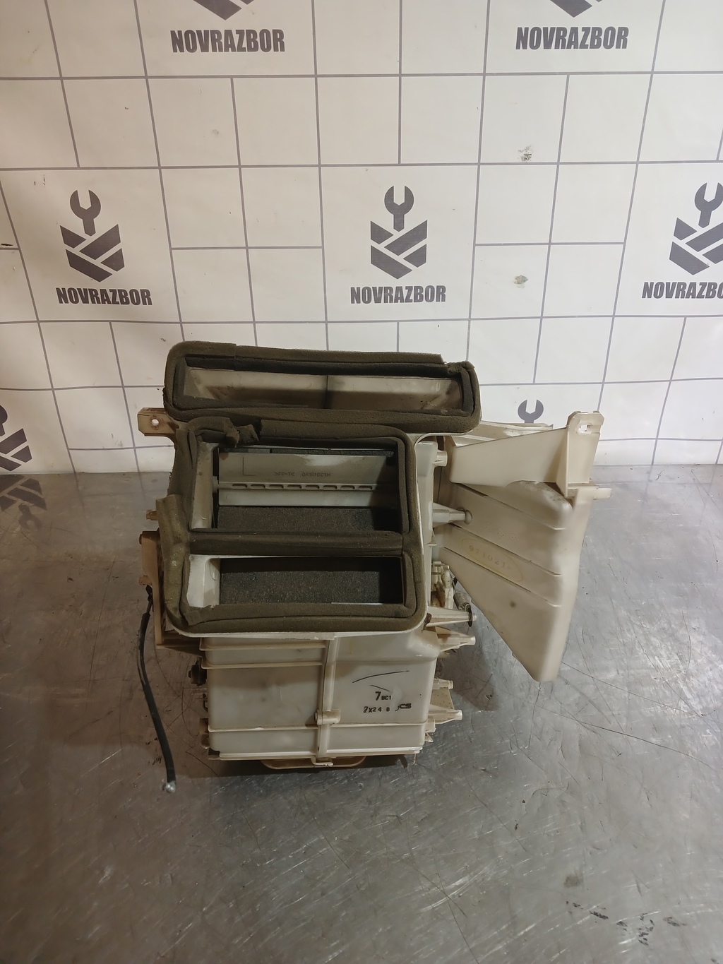 Mazda 323 BA 94-98 для Корпус отопителя