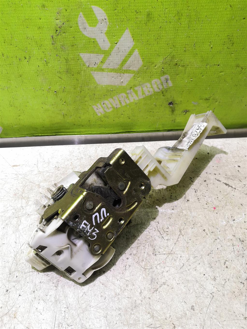 Ford Mondeo 3 00-07 для Замок двери передней правой