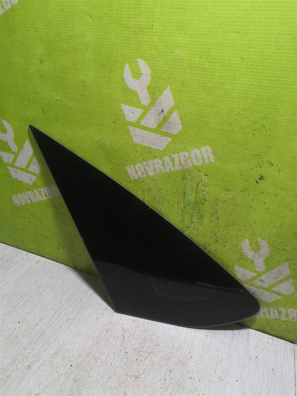 LADA VESTA 15-19 для Стекло кузовное глухое левое