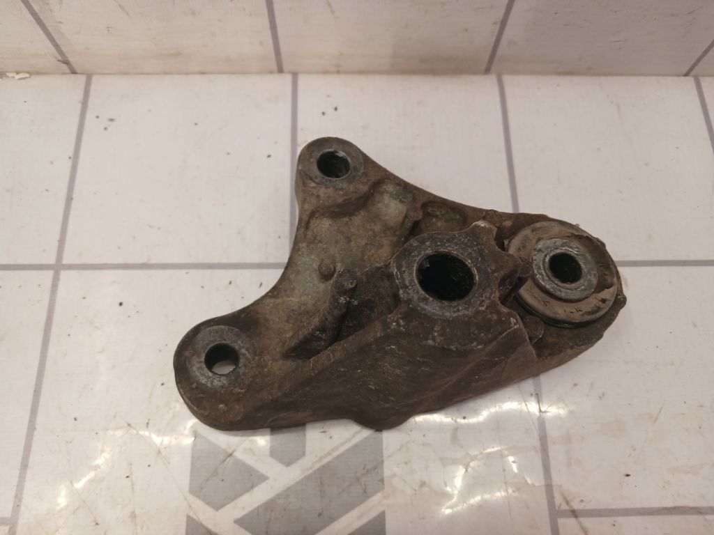 Ford Focus 2 05-08 для Кронштейн КПП