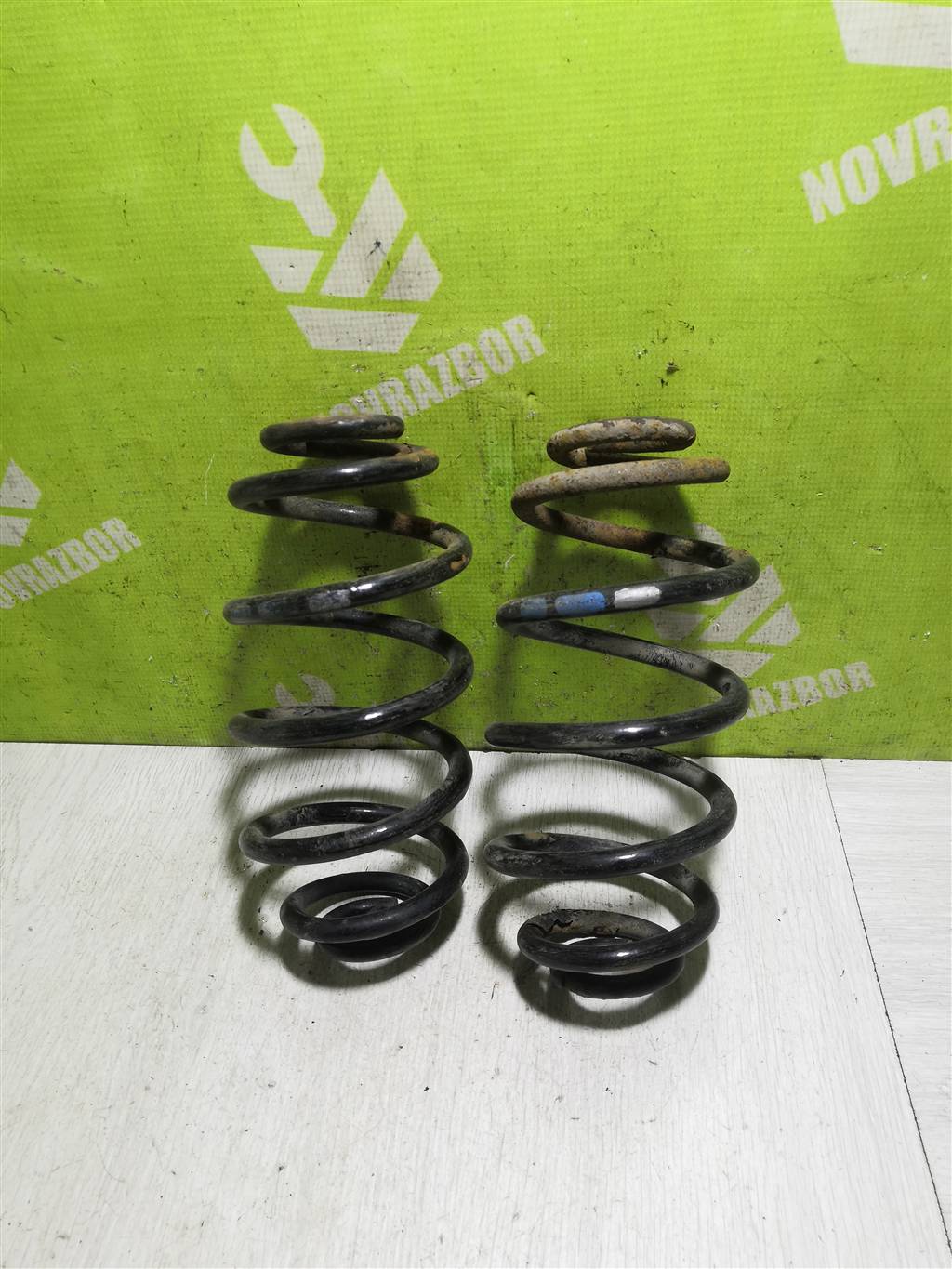 VW Passat B5 96-00 для Пружина задняя