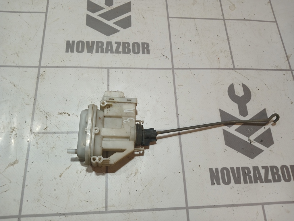 VW Passat  B3  1988-1993 для Активатор замка двери