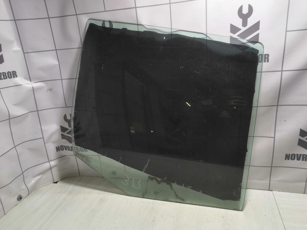 VW Golf 4 Bora 97-05 для Стекло двери задней правой