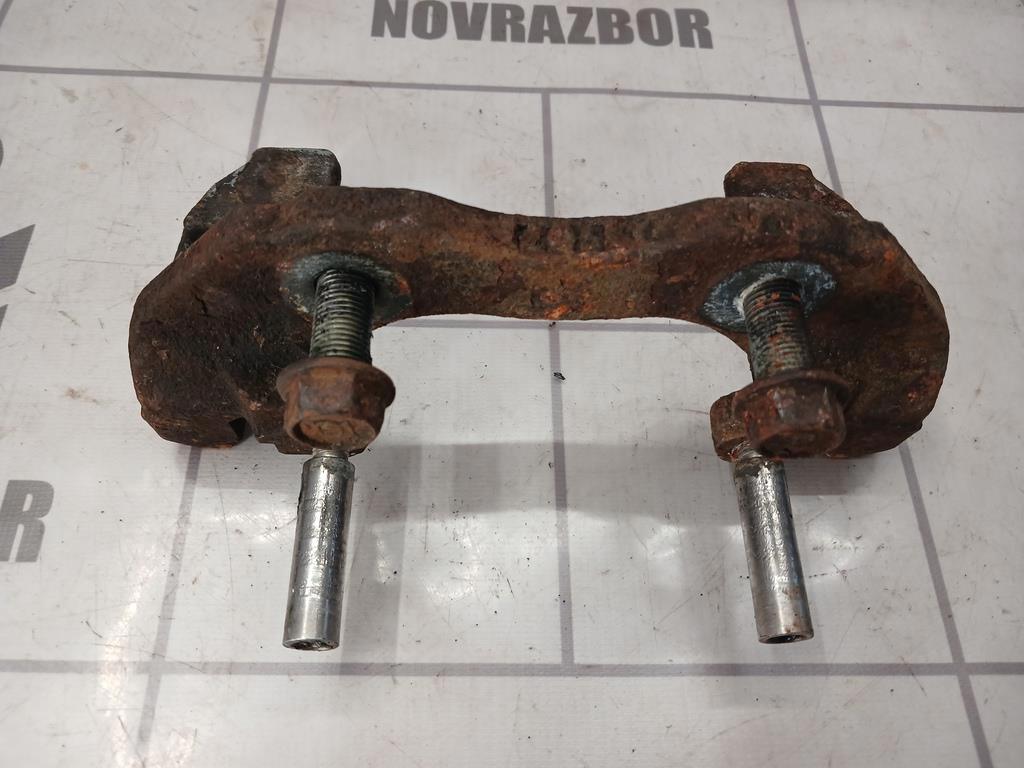 Mazda Mazda 3  BK  02-09 для Скоба суппорта переднего