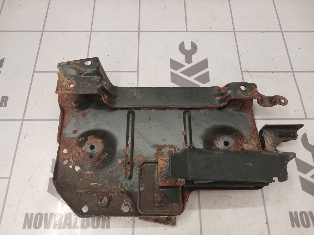 VW Golf 3 Vento 91-97 для Крепление АКБ (корпус/подставка)