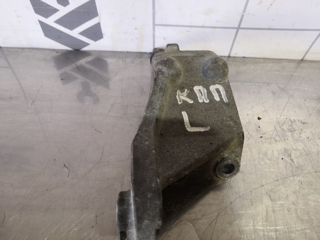 Suzuki SX4 2006-2013 для Кронштейн КПП левый