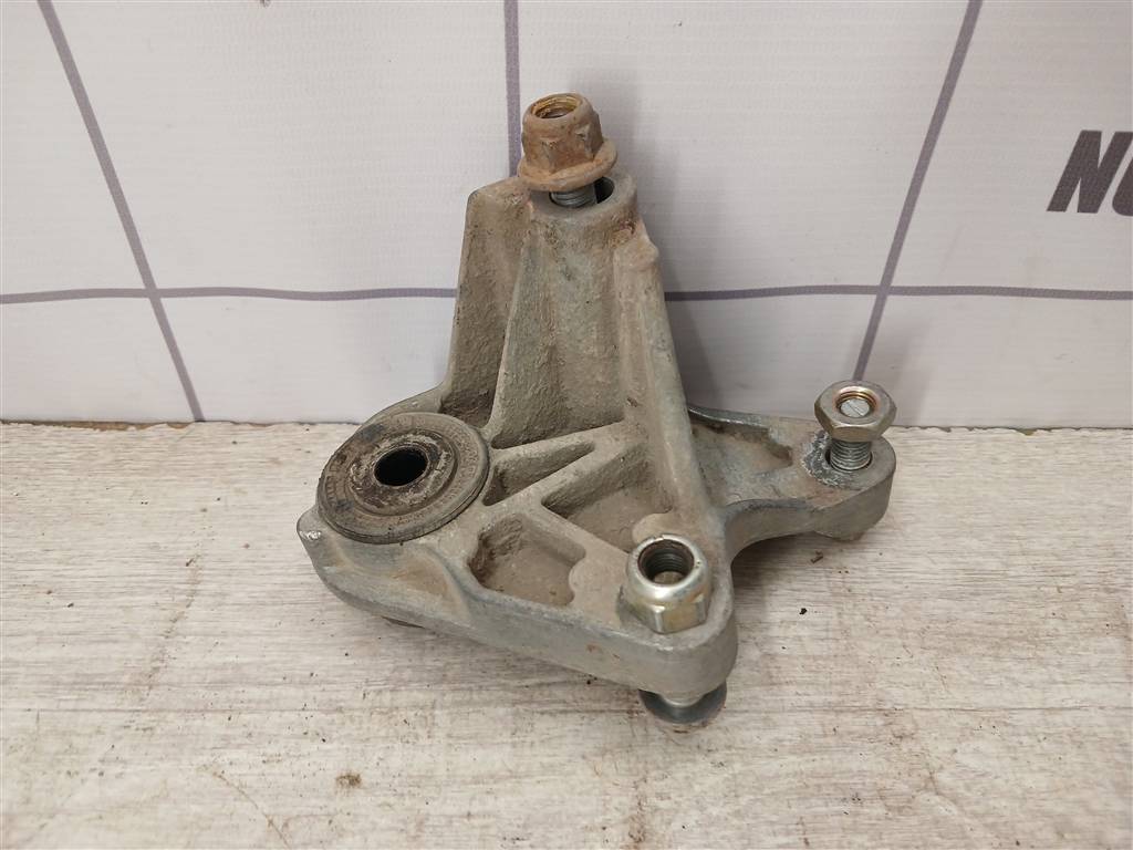 Ford Focus 2 08-11 для Кронштейн КПП