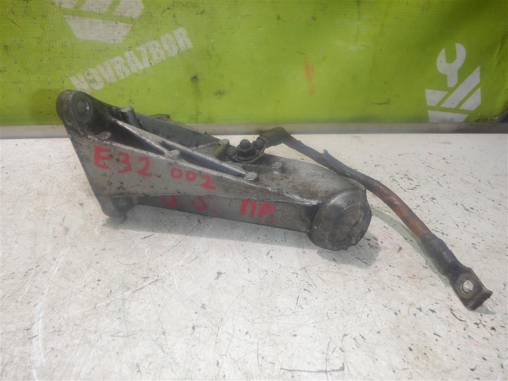 BMW 7-серия E32 1986-1994 для Кронштейн двигателя правый