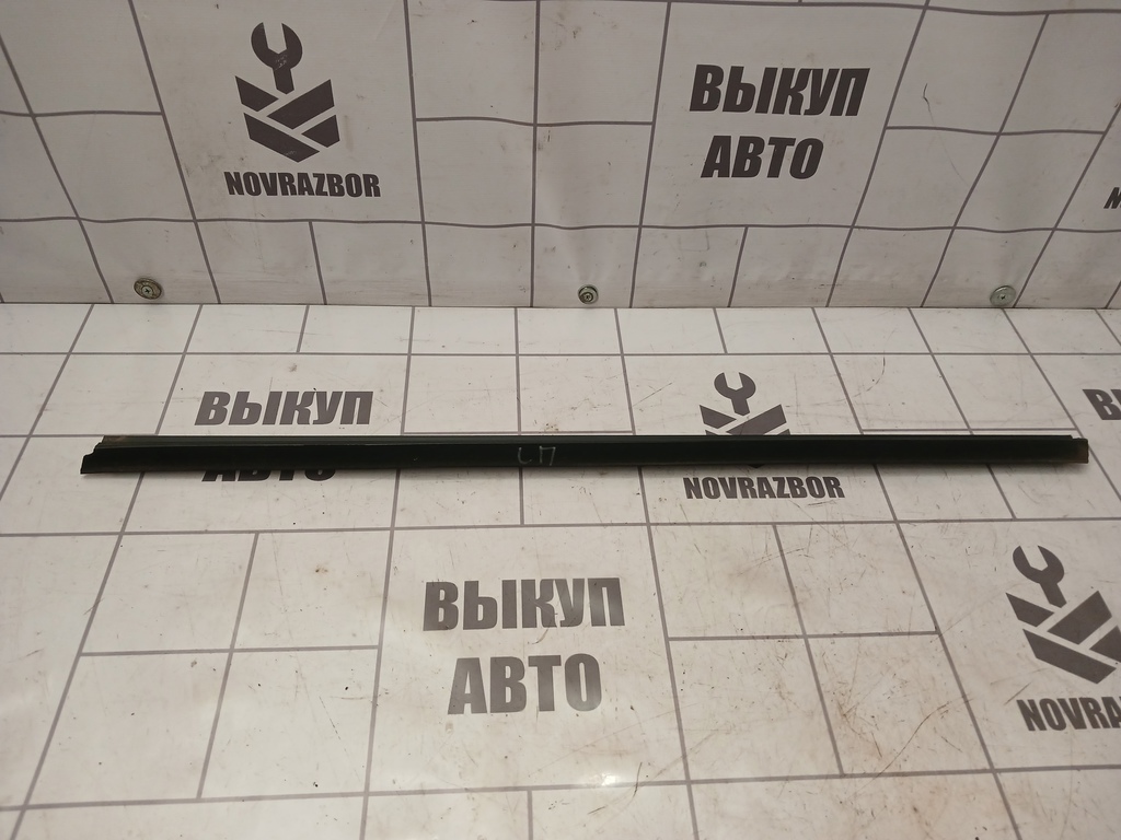 Ford Focus 2 05-08 для Накладка стекла переднего левого