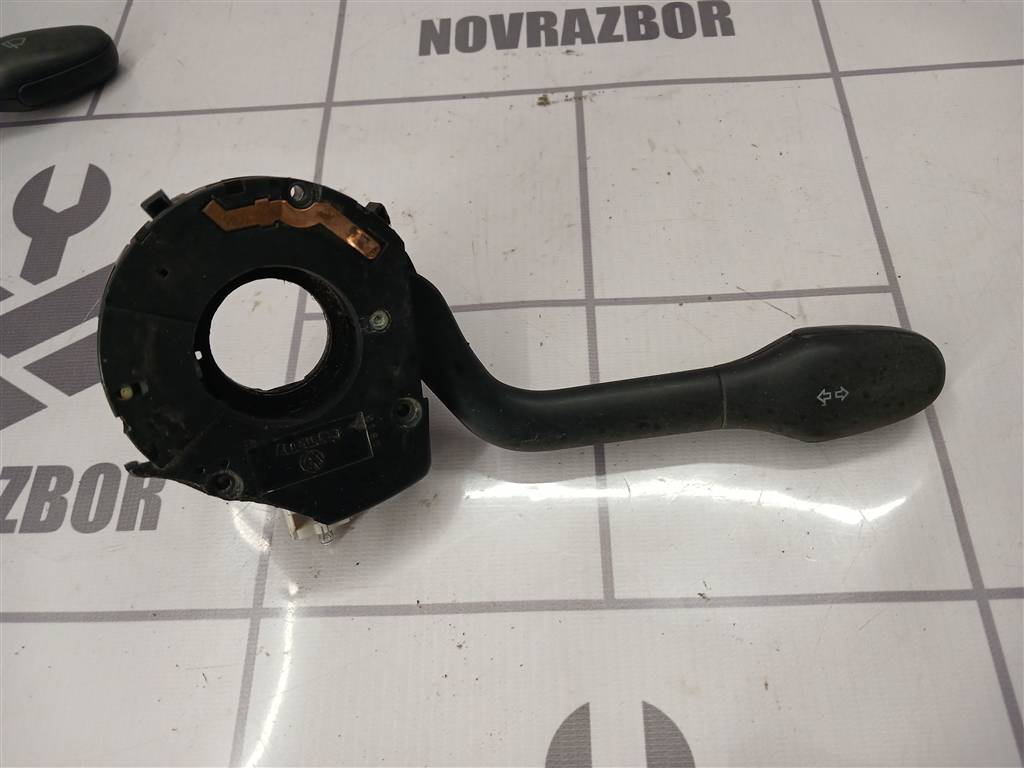 VW Golf 3 Vento 91-97 для Переключатель поворотов