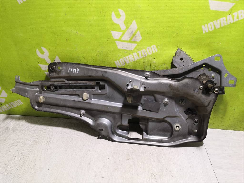 Renault Laguna 94-99 для Стеклоподъемник механ. передний правый