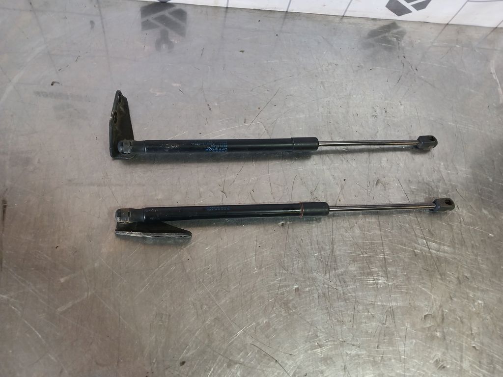 Suzuki SX4 2006-2013 для Амортизатор двери багажника