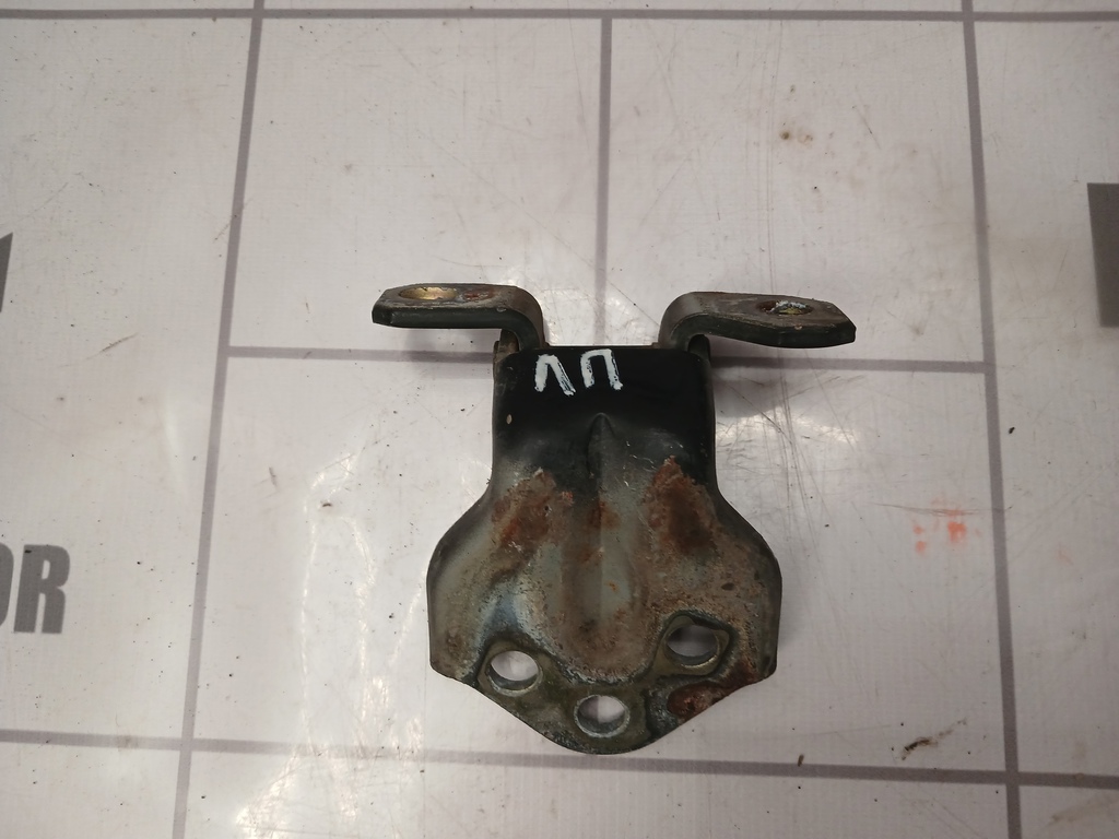 Hyundai Elantra 3  00-05 для Петля двери передней