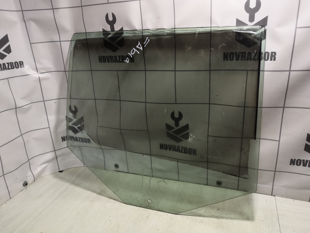 Skoda Fabia 2007-2015 для Стекло двери задней правой