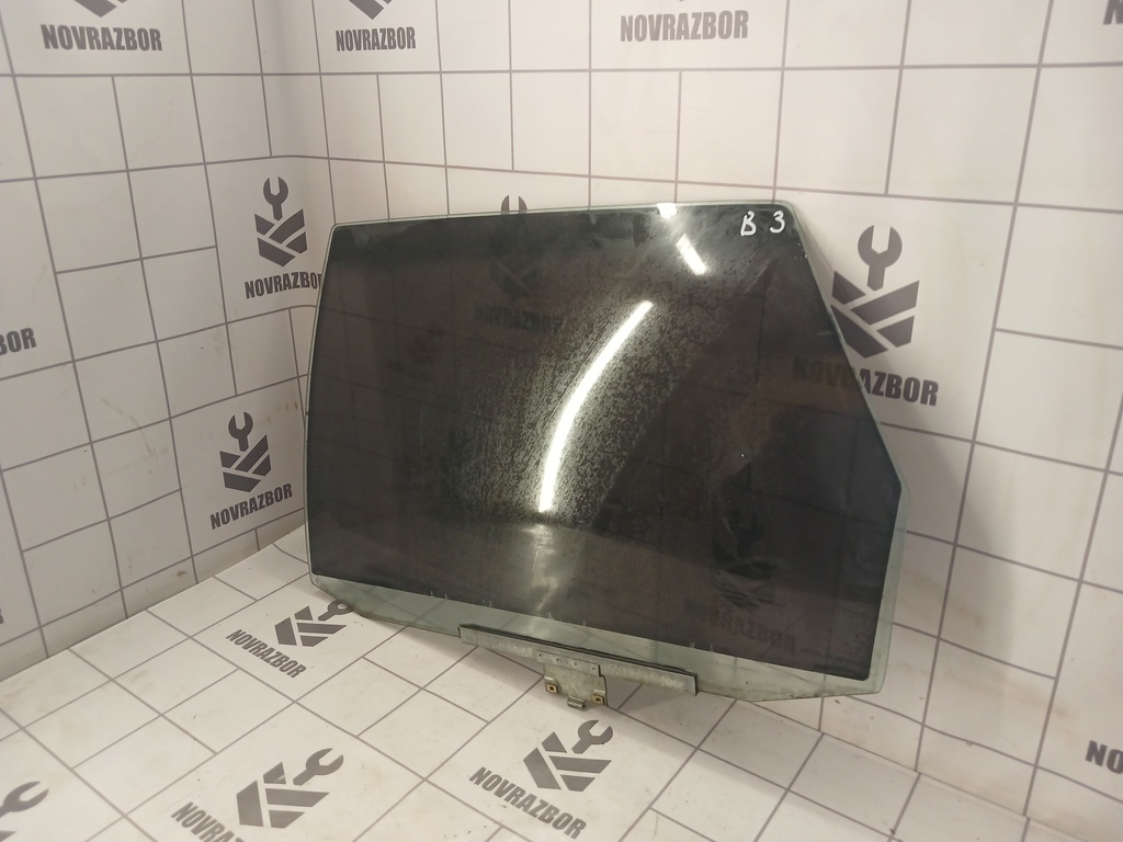 VW Passat  B3  1988-1993 для Стекло двери задней левой