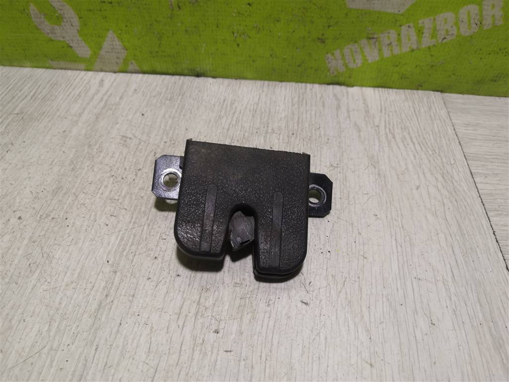 VW Golf 4 Bora 97-05 для Замок багажника