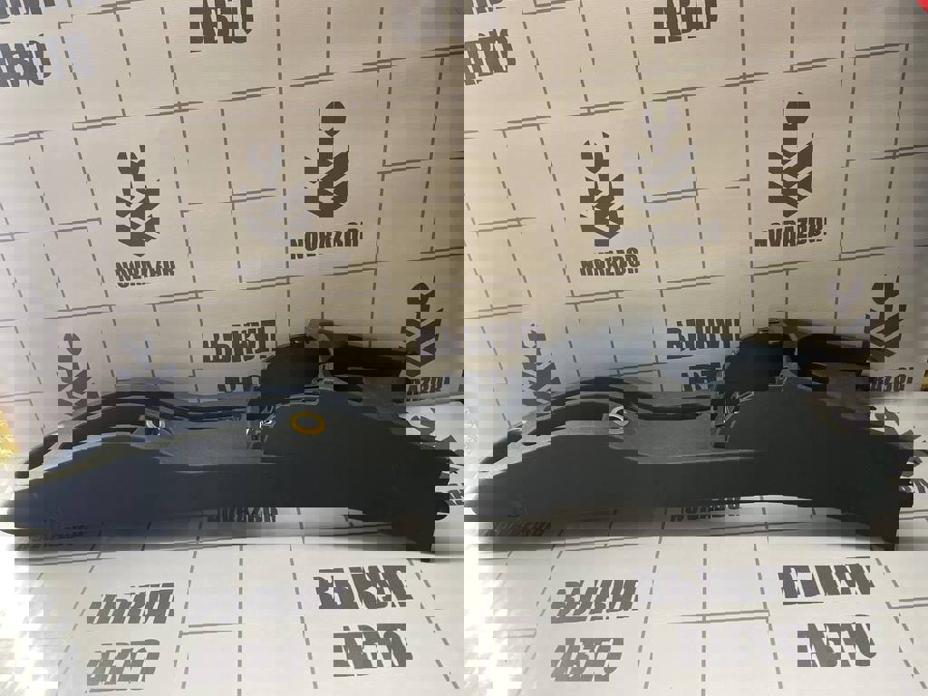 Renault Clio 3  2005-2012 для Консоль