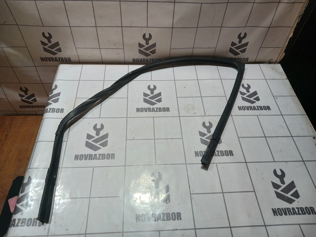 Ford Focus 1 1998-2004 для Уплотнитель стекла двери