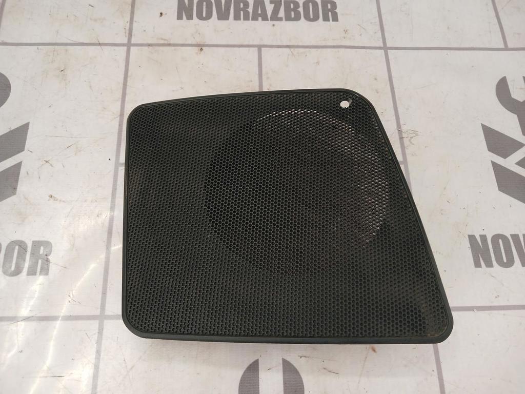 VW Golf 3 Vento 91-97 для Решетка динамика