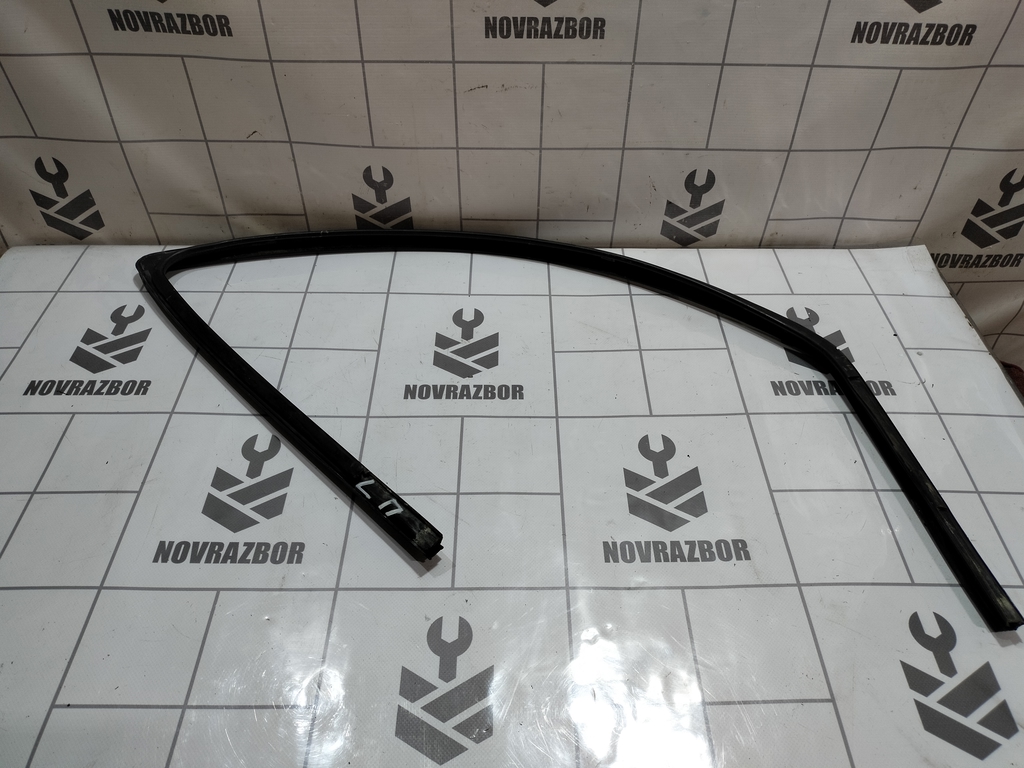 Ford Focus 1 1998-2004 для Уплотнитель стекла двери