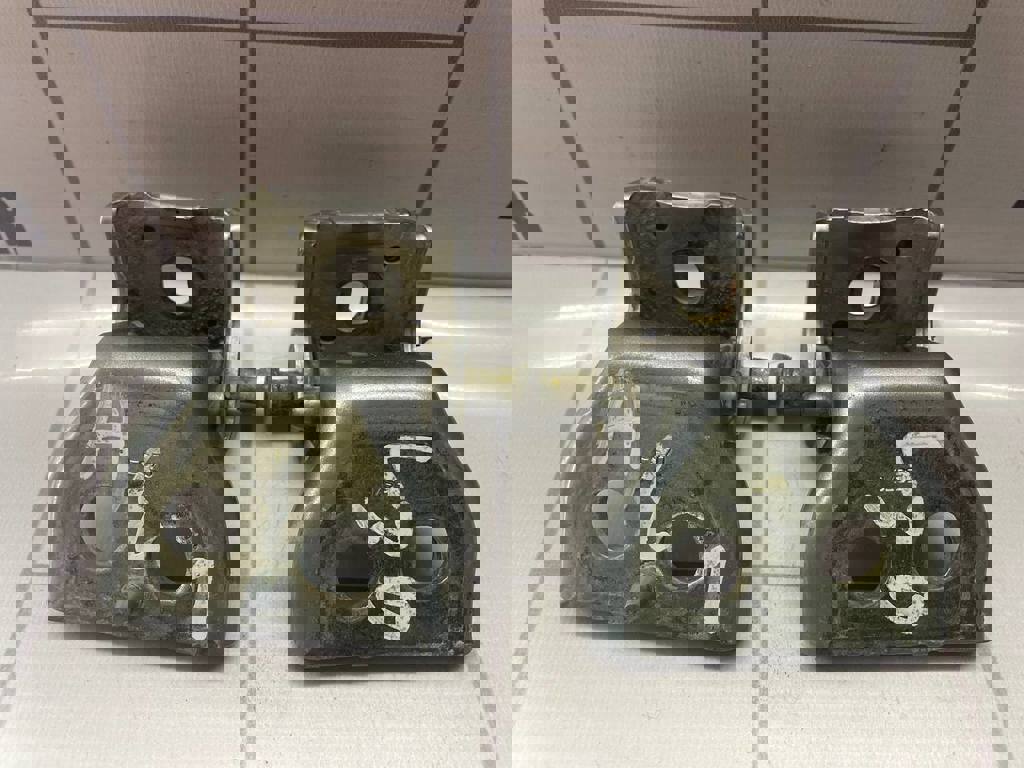 Peugeot 307 2001-2008 для Петля двери