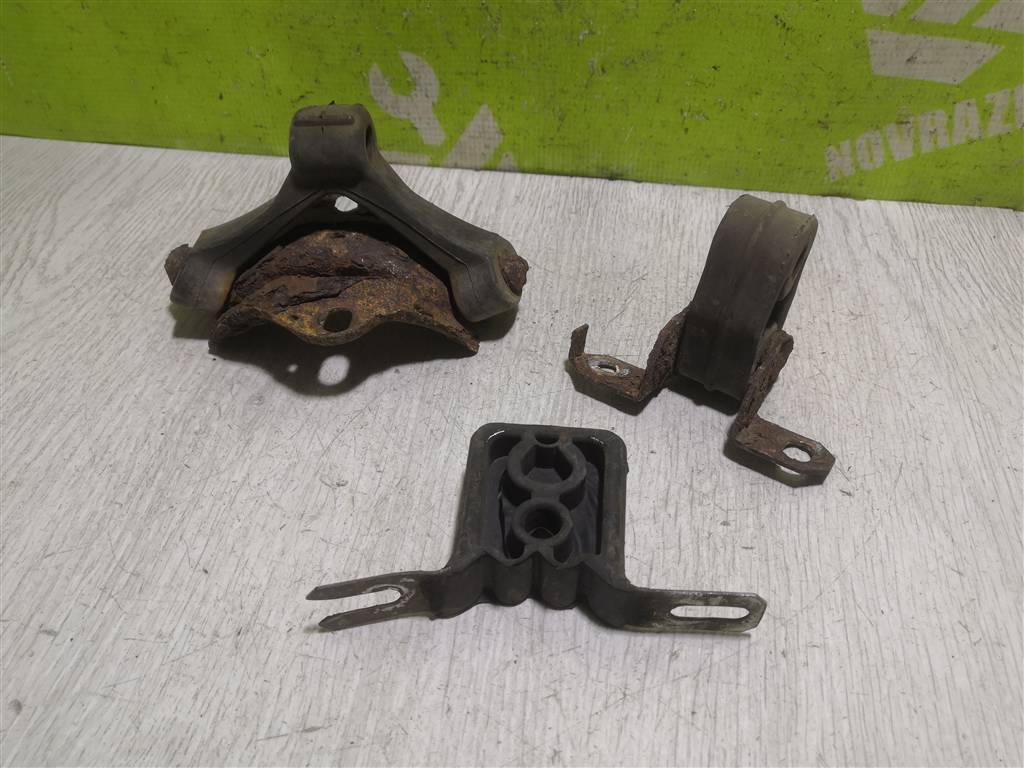 VW Golf 4 Bora 97-05 для Кронштейн глушителя