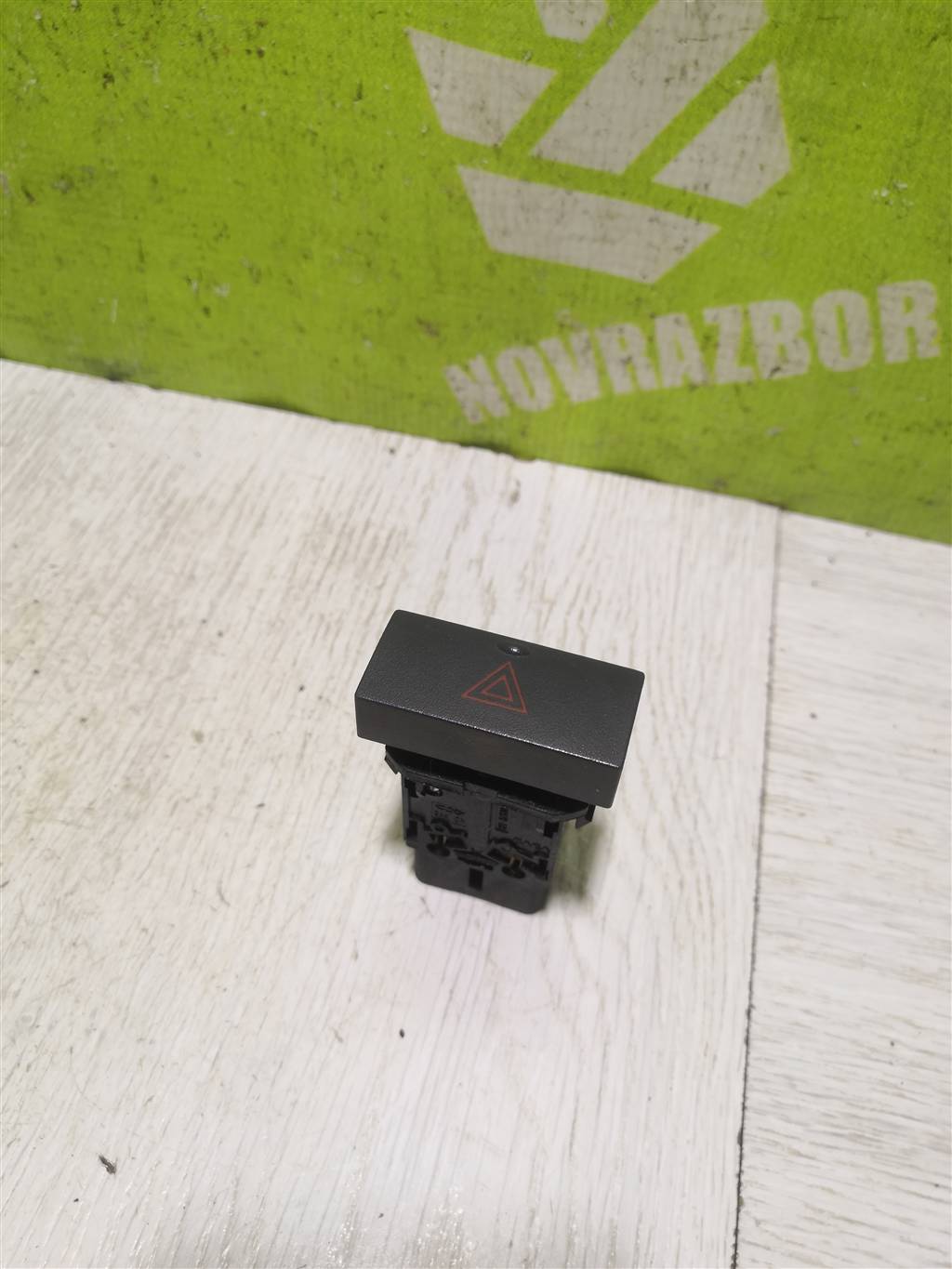 Chery QQ6 S21 07-10 для Кнопка аварийной сигнализации