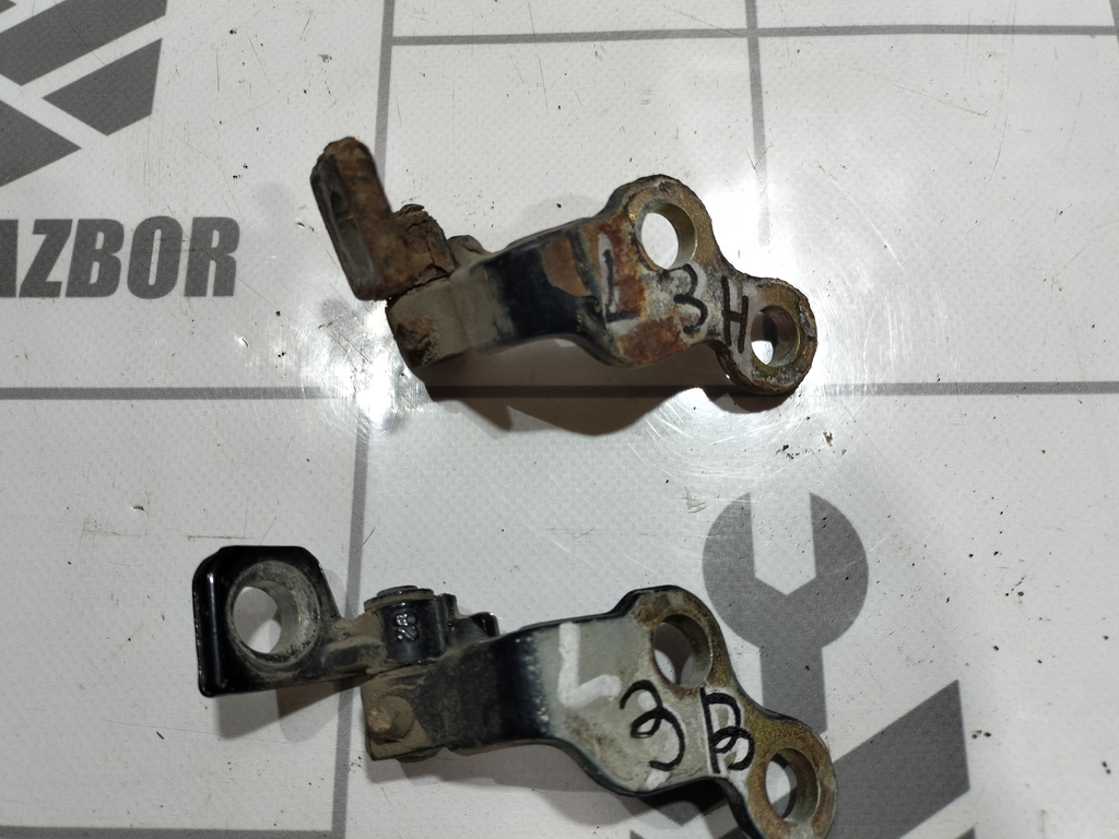 Ford Focus 1 1998-2004 для Петля двери задней левой верхняя