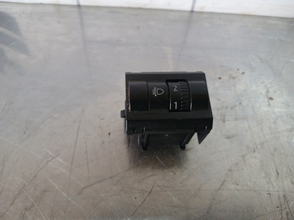 Skoda Fabia 2007-2015 для Кнопка корректора фар