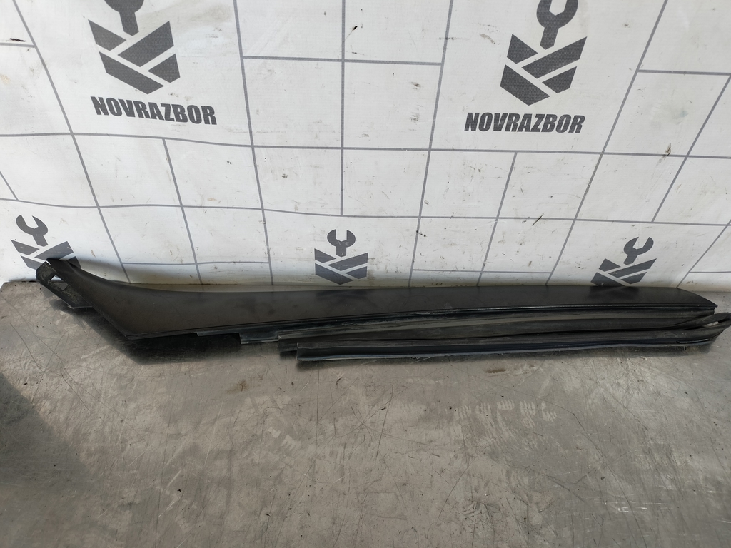 Ford Transit 06-13 для Молдинг лобового стекла