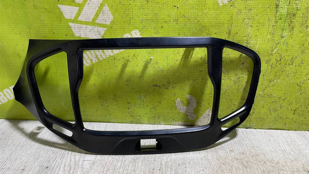 LADA VESTA 15-19 для Рамка магнитолы